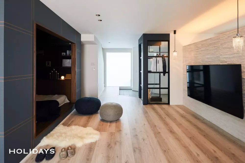 リビングと玄関が直接繋がるラグジュアリーホテル風の家"